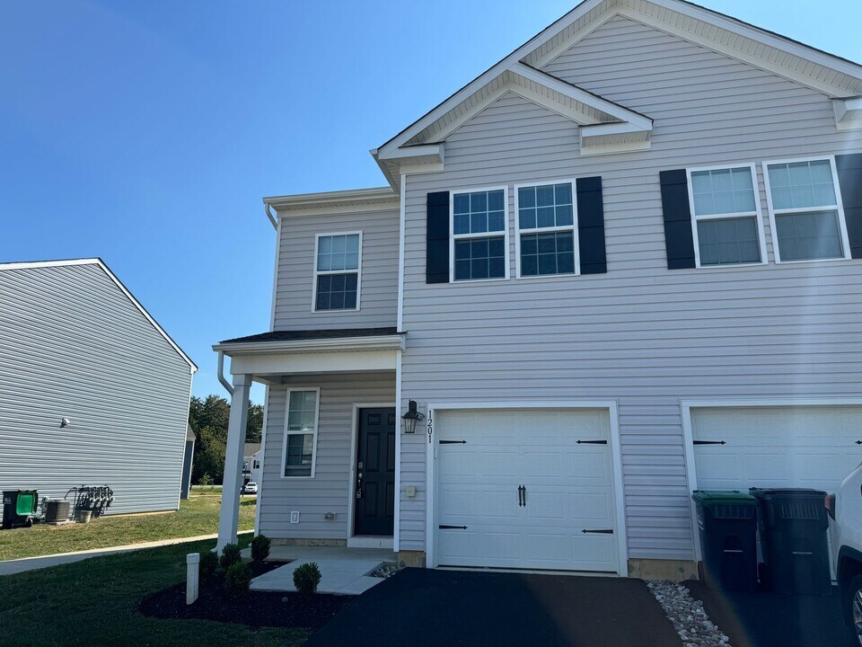 1201 Martin Road in Breinigsville, PA - Building Photo