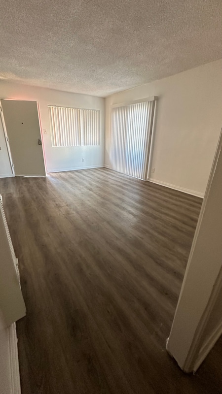 6833 Sepulveda Blvd