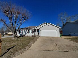1801 Sandstone St in Rolla, MO - Building Photo