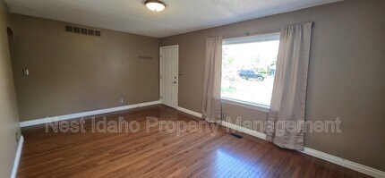 1628 S Reinhart Dr in Boise, ID - Foto de edificio - Building Photo
