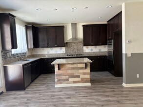 28434 Sunflower St in Highland, CA - Building Photo - Building Photo
