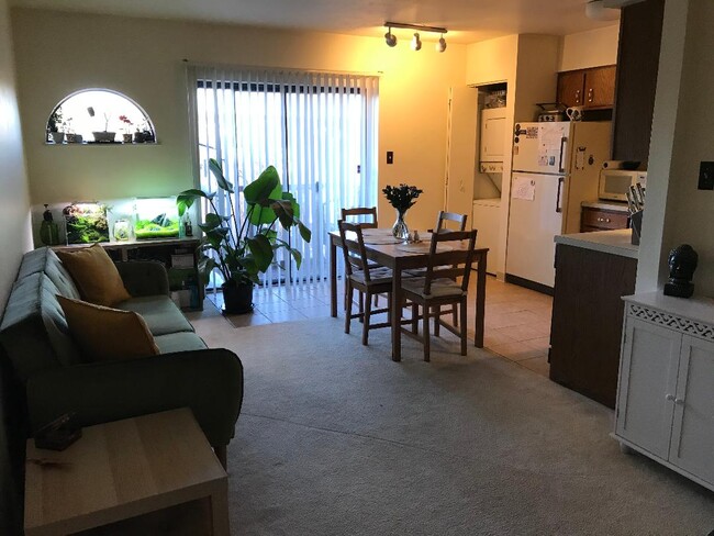 property at 3243 Niagara Square