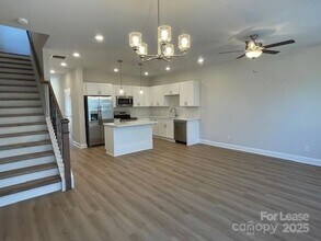 8611 McClure Cir in Charlotte, NC - Building Photo - Building Photo