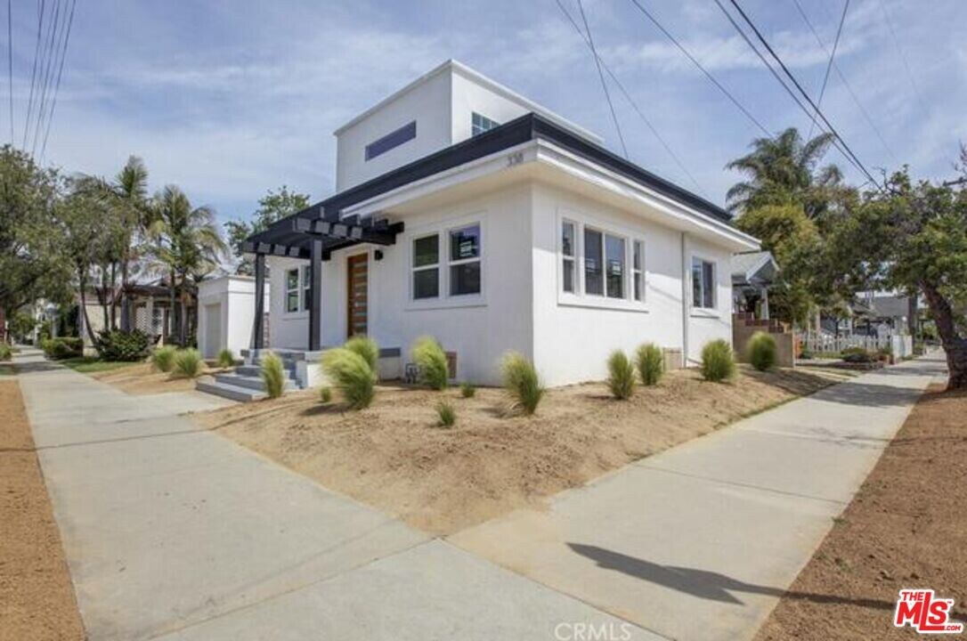 338 Walnut Ave in Long Beach, CA - Building Photo