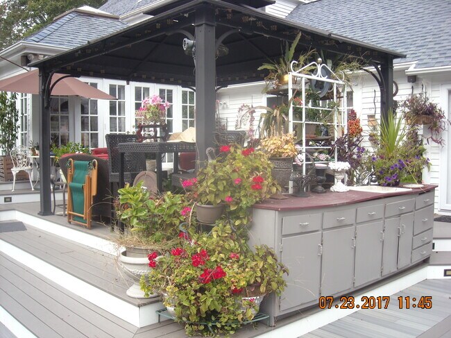 170 Mill Plain Rd in Branford, CT - Building Photo - Building Photo