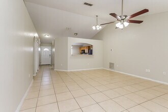 235 Lobelia Dr in Davenport, FL - Foto de edificio - Building Photo