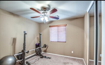 8064 W Rushmore Way in Florence, AZ - Building Photo - Building Photo