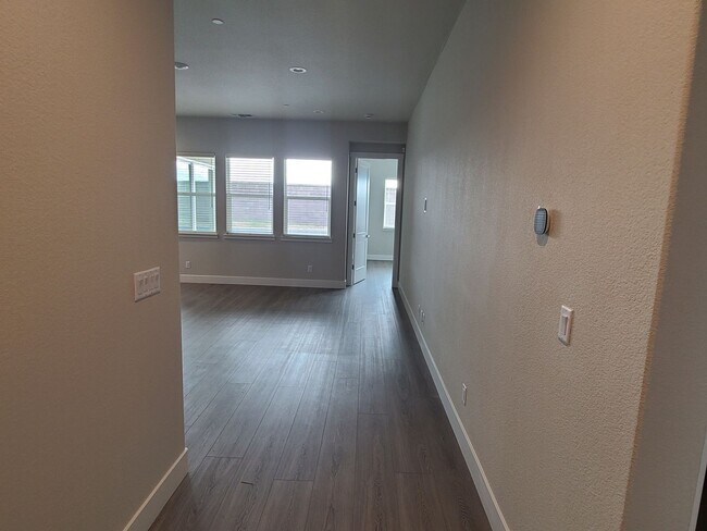 4235 Eagle Vw Wy in Folsom, CA - Building Photo - Building Photo