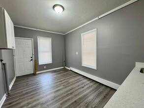 1102 E Main St in Bridgeport, CT - Building Photo - Building Photo