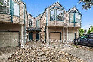 6038 S Hood Ave in Portland, OR - Building Photo