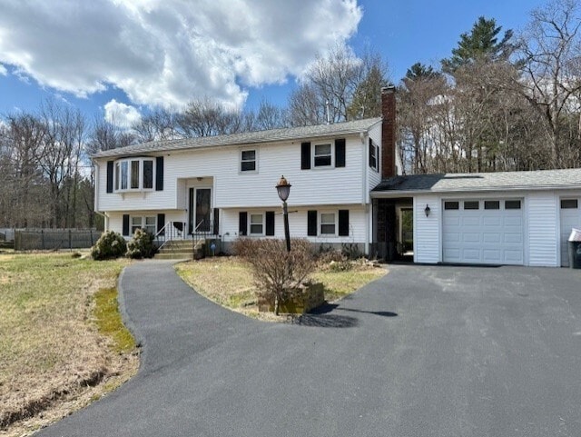 19 Lantern Rd in Holbrook, MA - Building Photo