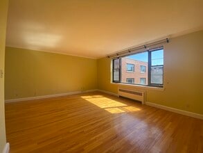 56 Harvard Ave, Unit #1 in Brookline, MA - Foto de edificio - Building Photo