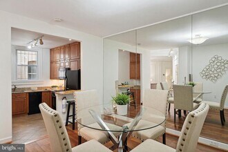 2126 Connecticut Ave NW in Washington, DC - Building Photo - Building Photo