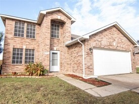 6704 Wellston Ln in Denton, TX - Building Photo