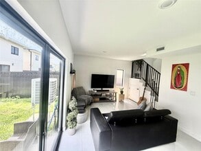 1327 NW 2nd Ln in Florida City, FL - Building Photo - Building Photo