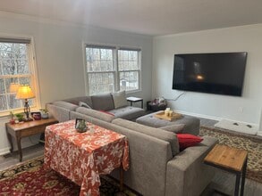 14824 Palmerston Sq in Centreville, VA - Foto de edificio - Building Photo