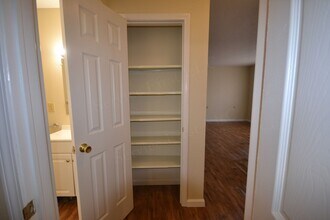 912 N Walnut Ave in Republic, MO - Building Photo - Building Photo