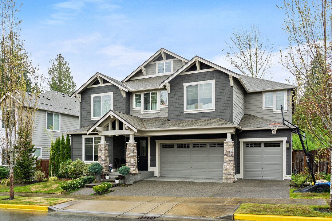 11908 162nd Ct NE in Redmond, WA - Building Photo