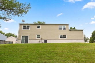 13355 Jasper Ct in Fairfax, VA - Building Photo - Building Photo