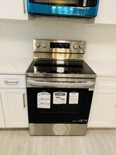 43712 Alameda Dr in Chilliwack, BC - Building Photo - Building Photo