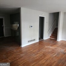 6048 Carriage Ct in Atlanta, GA - Building Photo - Building Photo