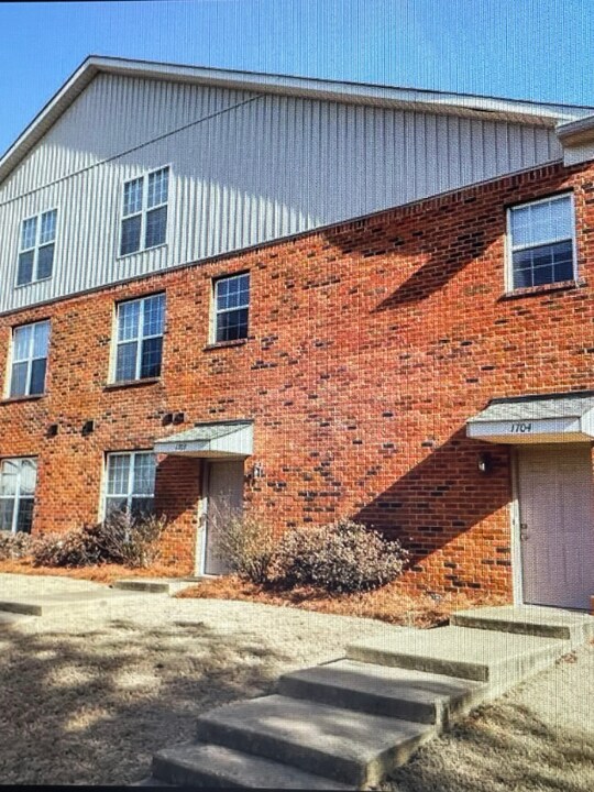 1704 PR 3097 Highpointe Apts in Oxford, MS - Building Photo