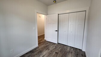 36 N Swan St in Fair Grove, MO - Building Photo