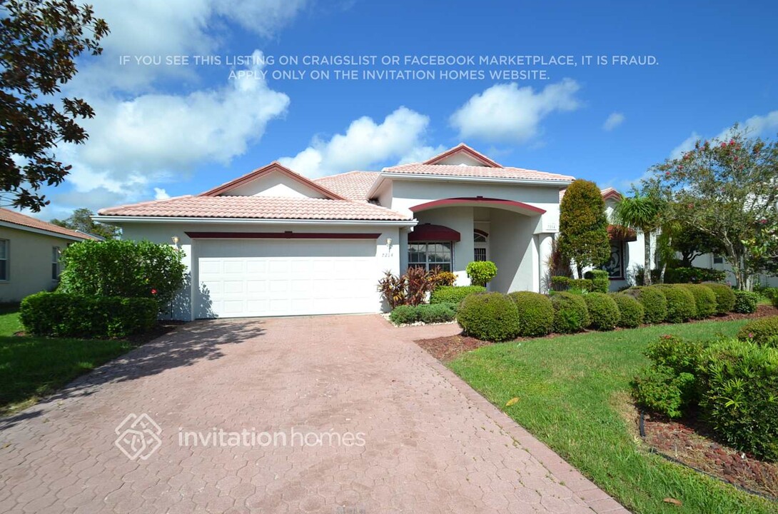 7214 39th Ln E in Sarasota, FL - Building Photo