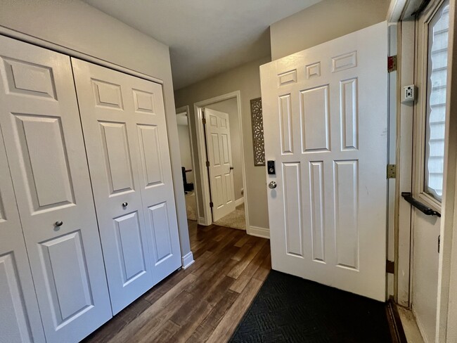 3S090 Sunset Dr in Warrenville, IL - Building Photo - Building Photo