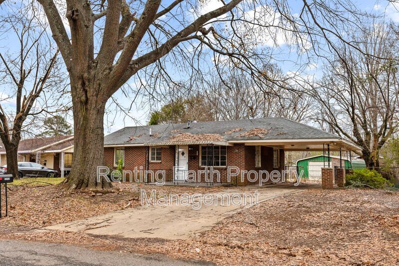 1245 Rayfield Dr in Birmingham, AL - Building Photo