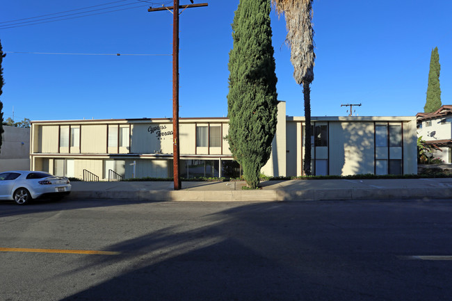 Cypress Terrace in La Habra, CA - Foto de edificio - Building Photo