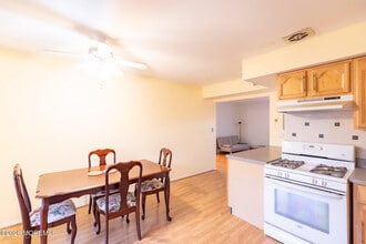 187 Evergreen Rd in Edison, NJ - Foto de edificio - Building Photo