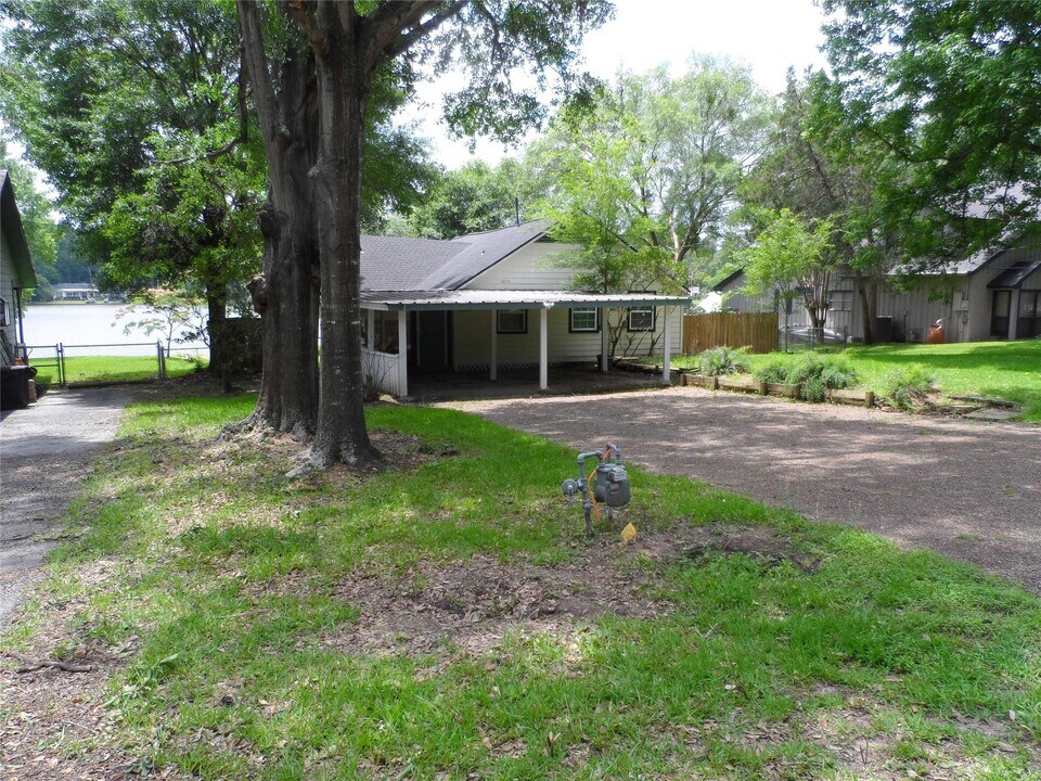 13545 Northshore Loop in Conroe, TX - Building Photo
