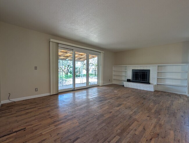 3338 Gardenia Way in Eugene, OR - Building Photo - Building Photo