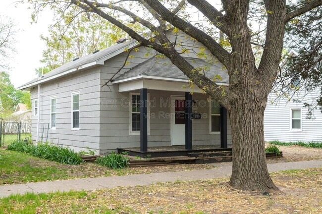 property at 226 S Millwood Ave