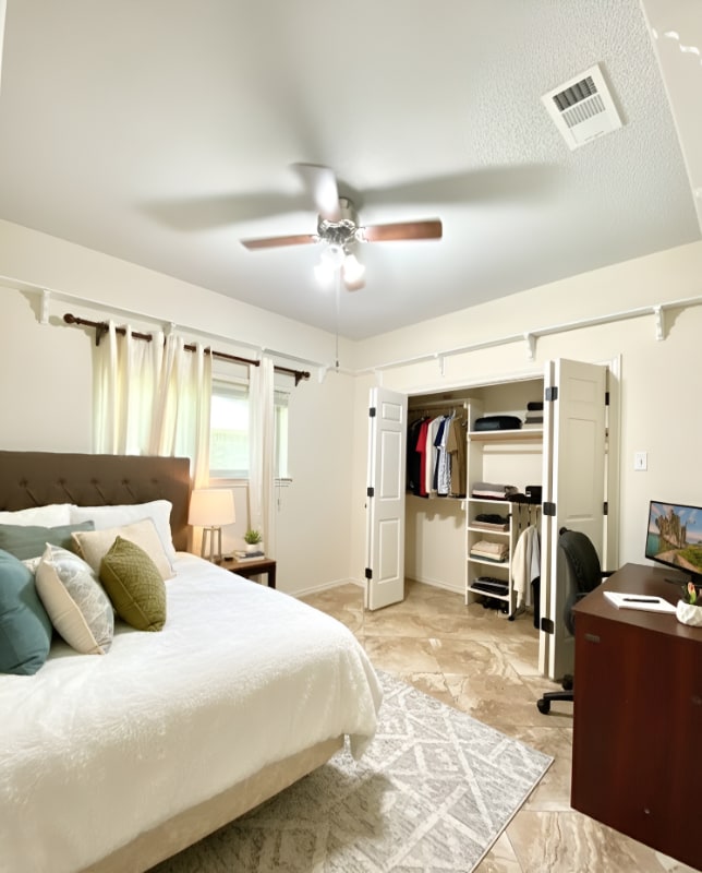 property at 1405 Ridgemoor Ln