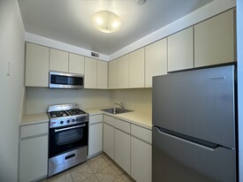 3212 23rd St, Unit 2 Apartamentos