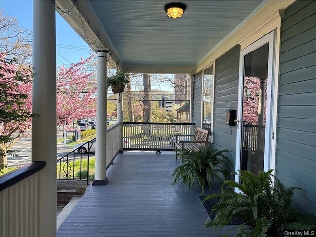 194 N Midland Ave in Nyack, NY - Foto de edificio - Building Photo