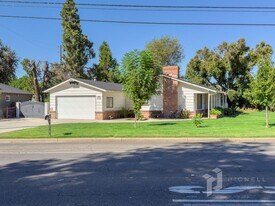 1094 Manzanita Ave in Chico, CA - Building Photo