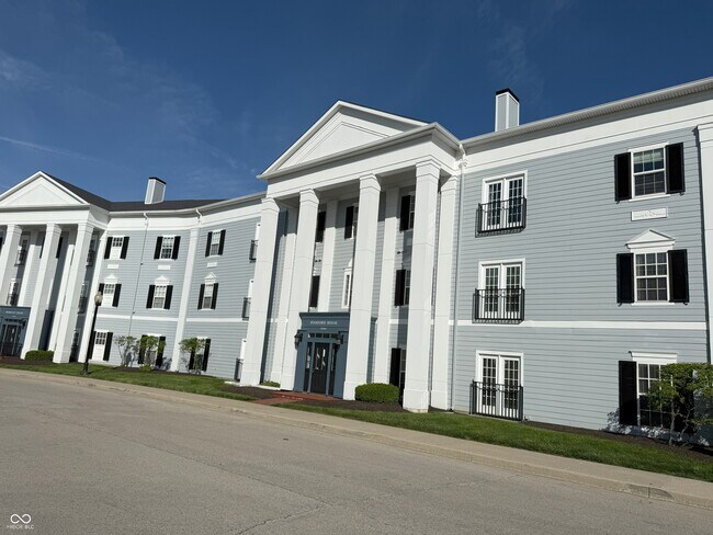 12880 University,Unit 3b Crescent in Carmel, IN - Building Photo - Building Photo