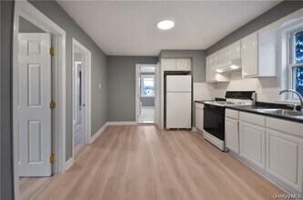 234 Edwards Pl in Yonkers, NY - Building Photo - Building Photo