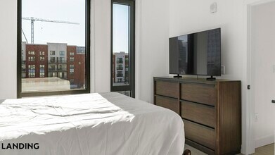 1007 S Mint St, Unit 732 in Charlotte, NC - Building Photo - Building Photo