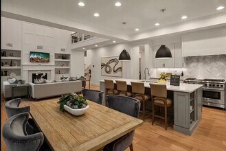 2480 155th Pl SE in Bellevue, WA - Building Photo - Building Photo