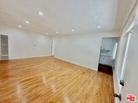 1108 S Sherbourne Dr in Los Angeles, CA - Building Photo