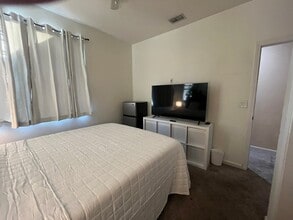 8408 Arrowroot Cir in Antelope, CA - Building Photo - Building Photo