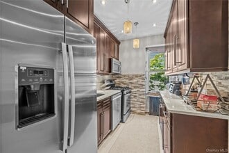 117-03 Newport Ave in Queens, NY - Building Photo - Building Photo