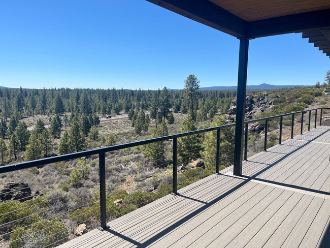 19135 Gateway Loop in Bend, OR - Building Photo - Building Photo