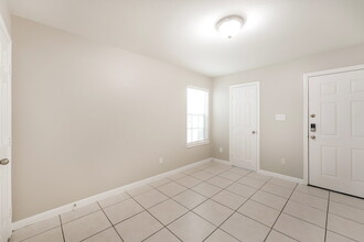 4955 N Cancun Dr in Houston, TX - Building Photo - Building Photo