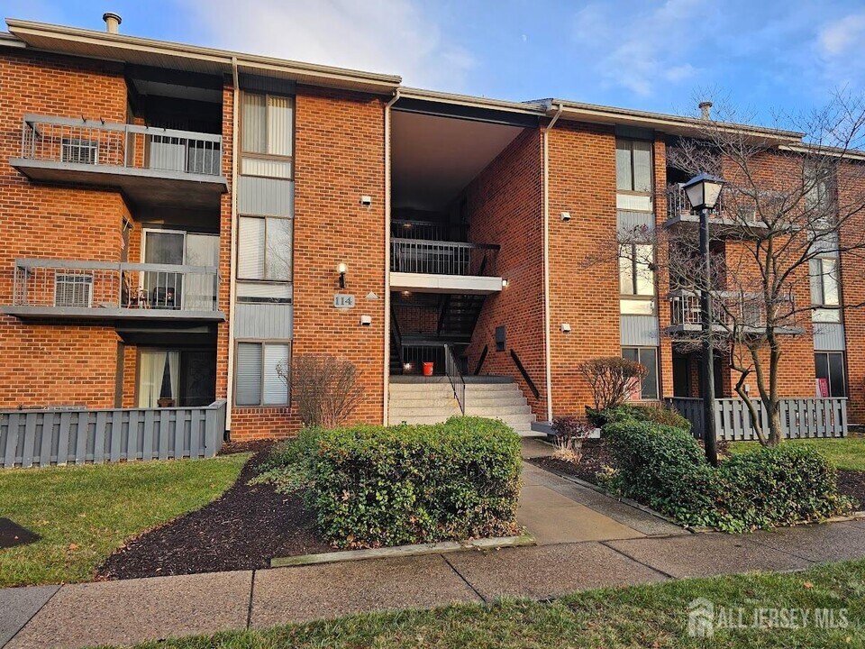 114 Van Buren Rd in Voorhees Township, NJ - Building Photo