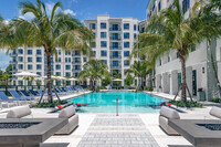 Indigo West Palm Beach in West Palm Beach, FL - Foto de edificio - Building Photo